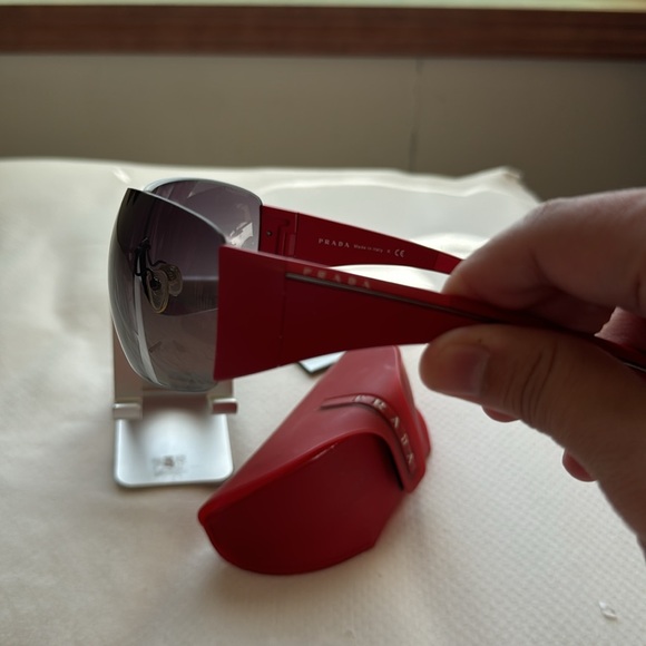 🔥Prada Sunglasses ( Large Size) - Picture 16 of 17